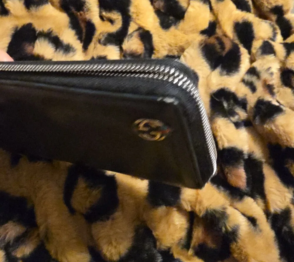Gucci Black Leather Zip Card Holder with Silver Logo